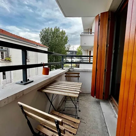 Apartment Spacious T4 With Parking Near Paris Saint-Denis (Seine-Saint-Denis)