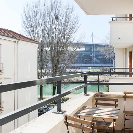 Spacious T4 With Parking Near Paris *