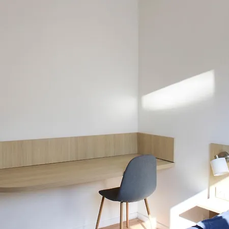 Spacious T4 With Parking Near Paris * Saint-Denis (Seine-Saint-Denis)