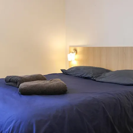 Spacious T4 With Parking Near Paris Apartment *