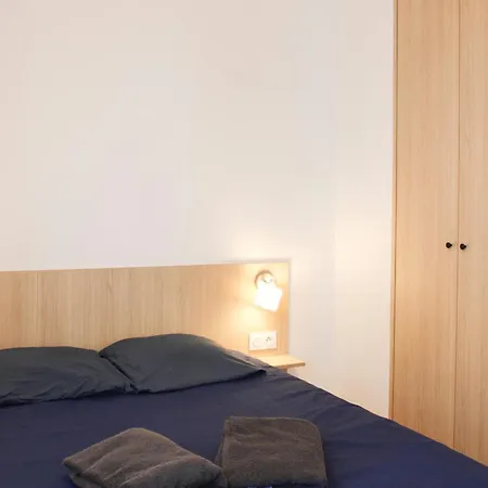 Apartment Spacious T4 With Parking Near Paris *