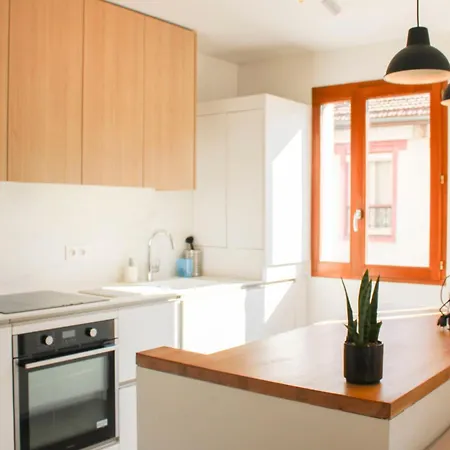 Apartment Spacious T4 With Parking Near Paris Saint-Denis (Seine-Saint-Denis)