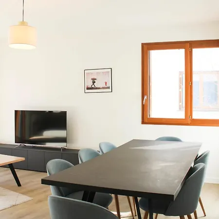 Apartment Spacious T4 With Parking Near Paris *